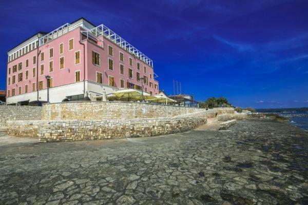 Rotonda Inn Novigrad Novigrad Istria Exteriör bild