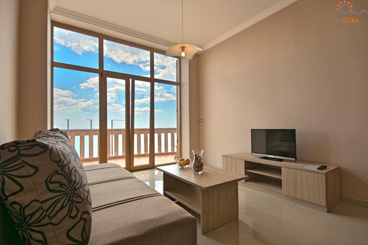 Rotonda Inn Novigrad Novigrad Istria Exteriör bild